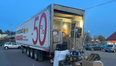 "Mobilna ciężarówka outlet Biedronki w Krakowie"