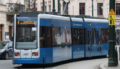 "Tramwaj jadący w Krakowie"