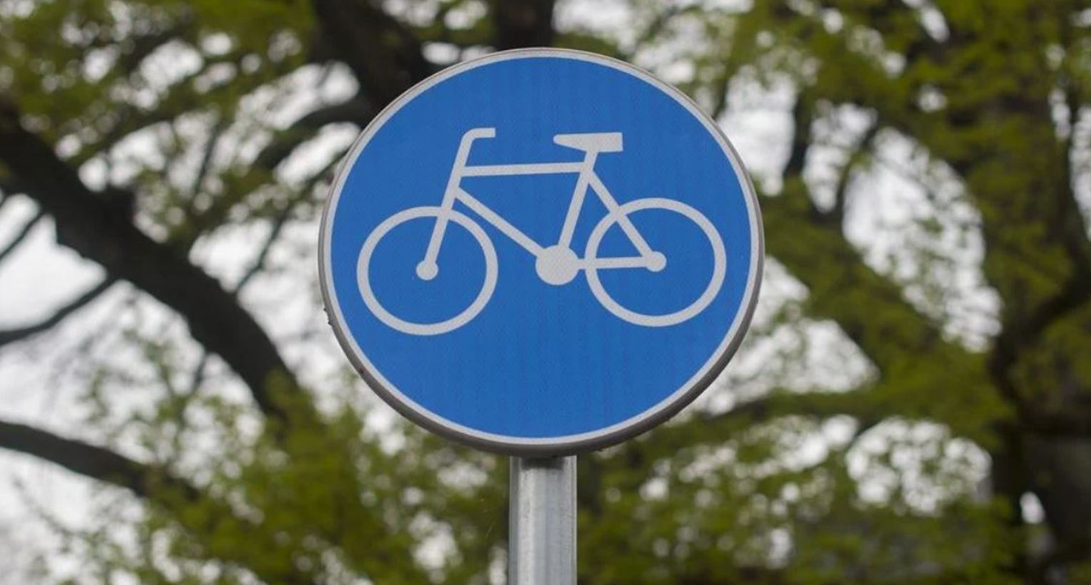 Budowa drogi rowerowej na ul. Walerego Sławka. W poniedziałek wchodzą nowe zmiany