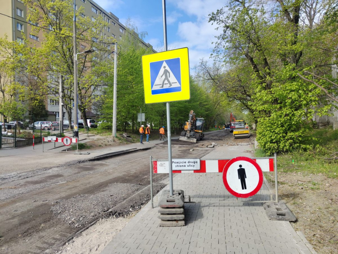 Zamknięta ul. Dobrego Pasterza. Duże utrudnienia w rejonie Ronda Barei [ZDJĘCIA]