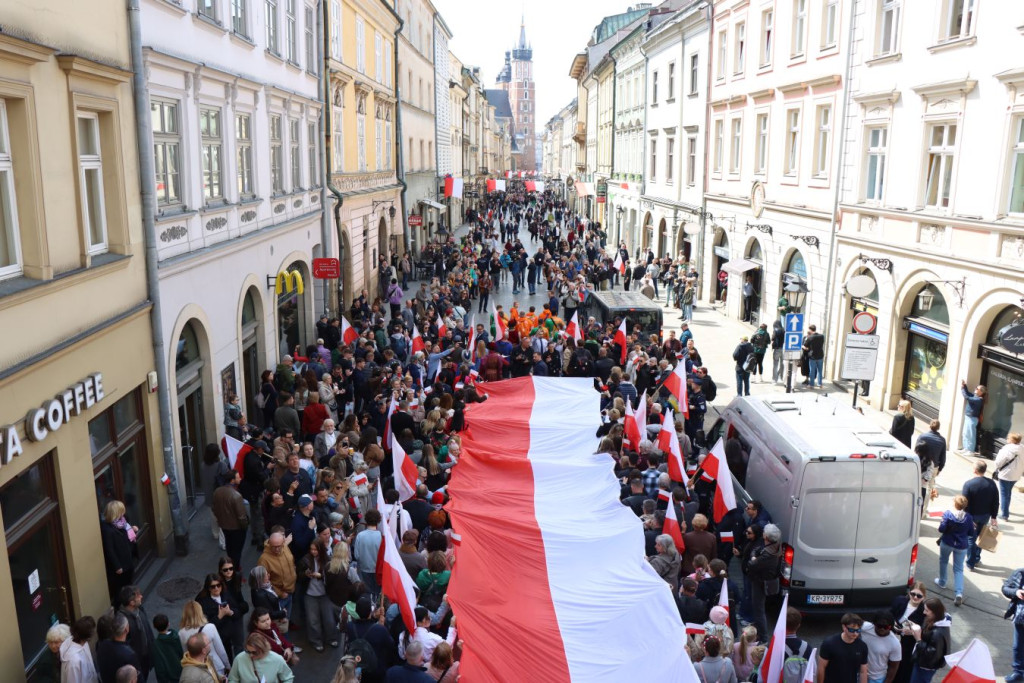 "100 metrowa flaga Polski w Krakowie"