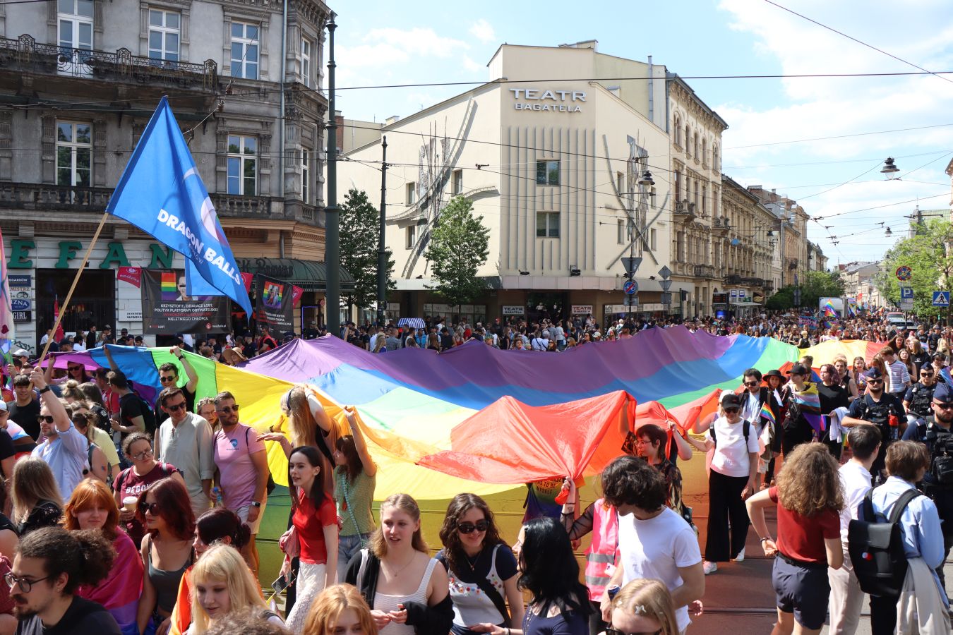 Tłumy na Marszu Równości 2026 w Krakowie. Uczestnicy przeszli przez centrum miasta [DUŻO ZDJĘĆ]
