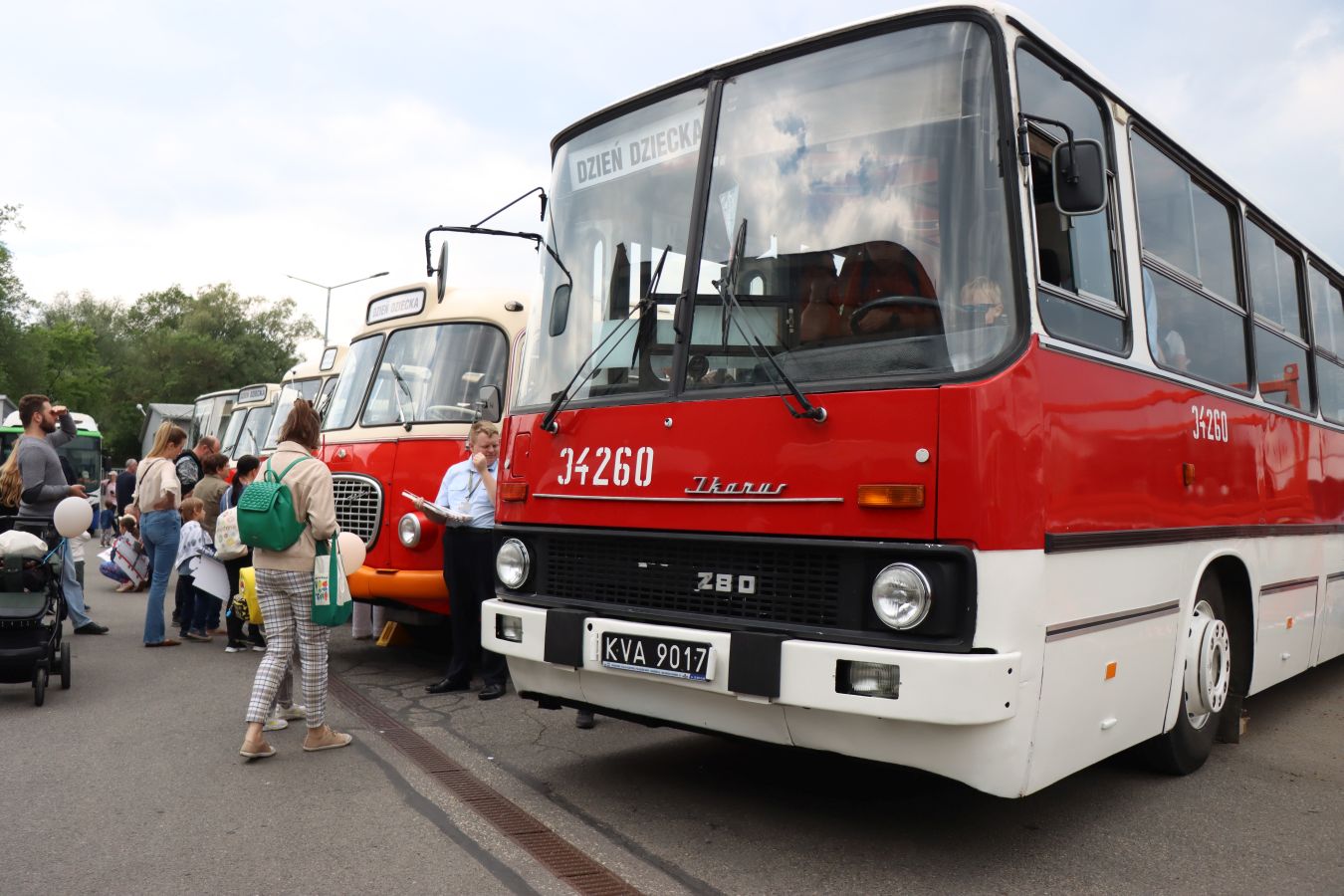 Zabytkowe tramwaje i autobusy ponownie wyjadą na ulice Krakowa. Specjalne linie już 14 czerwca