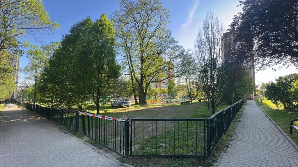 "Niewybuch os. Złotego Wieku"