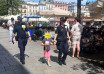 "Zagubiona dziewczynka na Rynku Głównym w Krakowie"