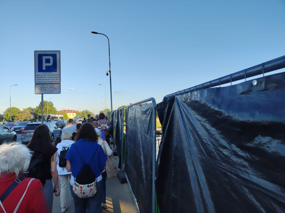 Wielkiego Widowiska na Wiśle nie zobaczycie z mostu. Ustawiono płachty [ZDJĘCIA]