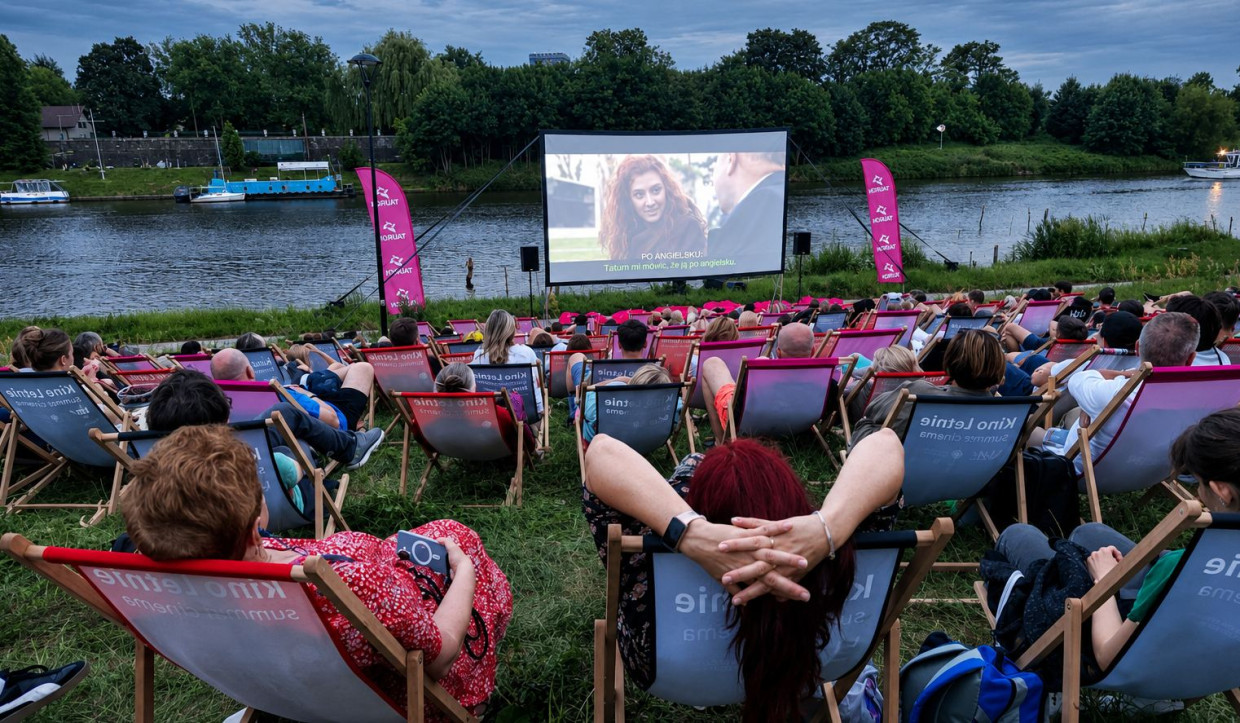 Darmowe seanse filmowe nad Wisłą. Oto repertuar kina plenerowego