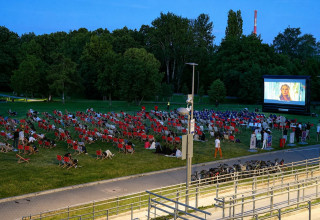 "Kino plenerowe przed TAURON Areną Kraków"