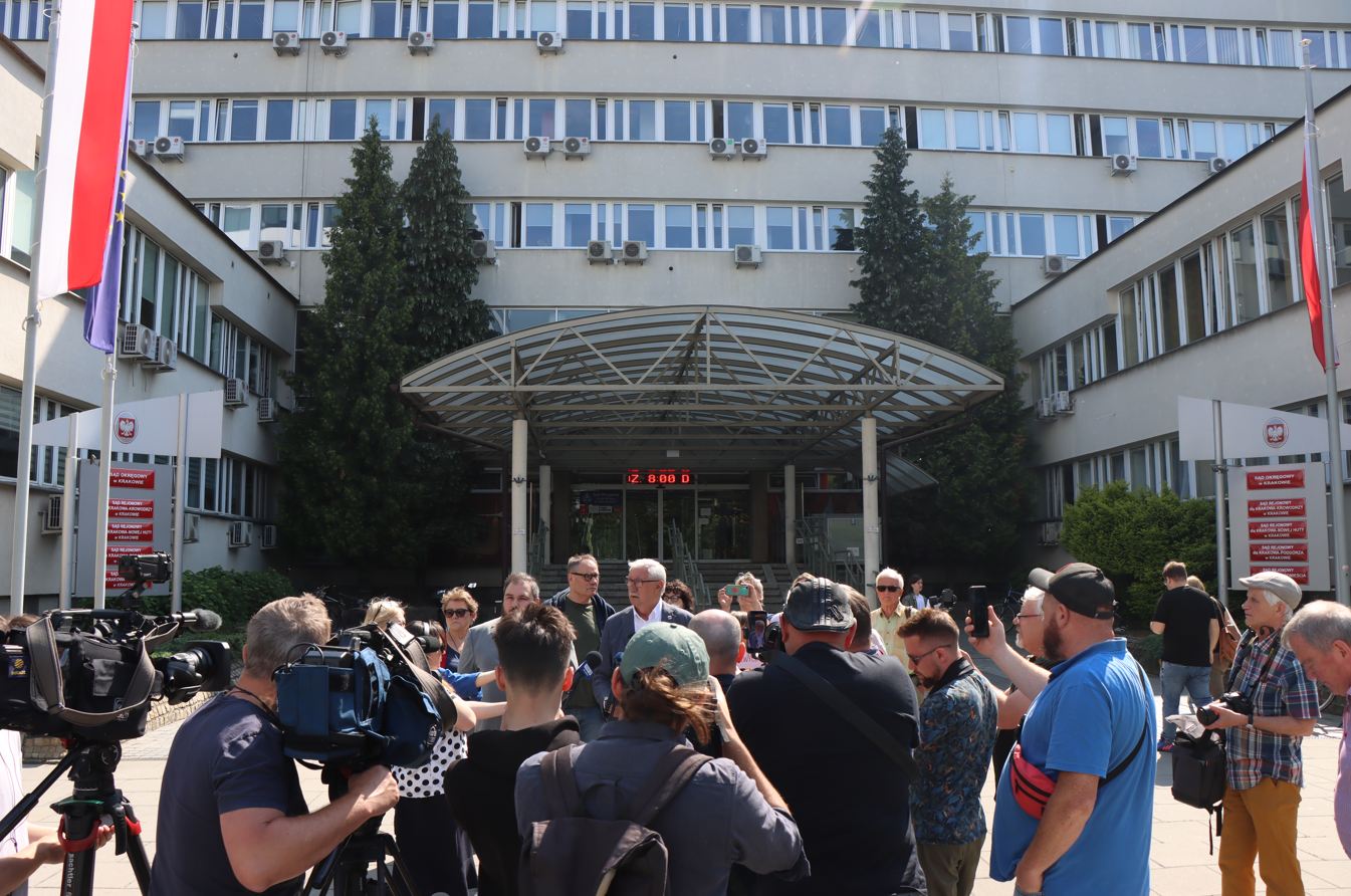 Chcą unieważnienia referendum w Krakowie. Do sądu złożono obszerny protest [ZDJĘCIA]