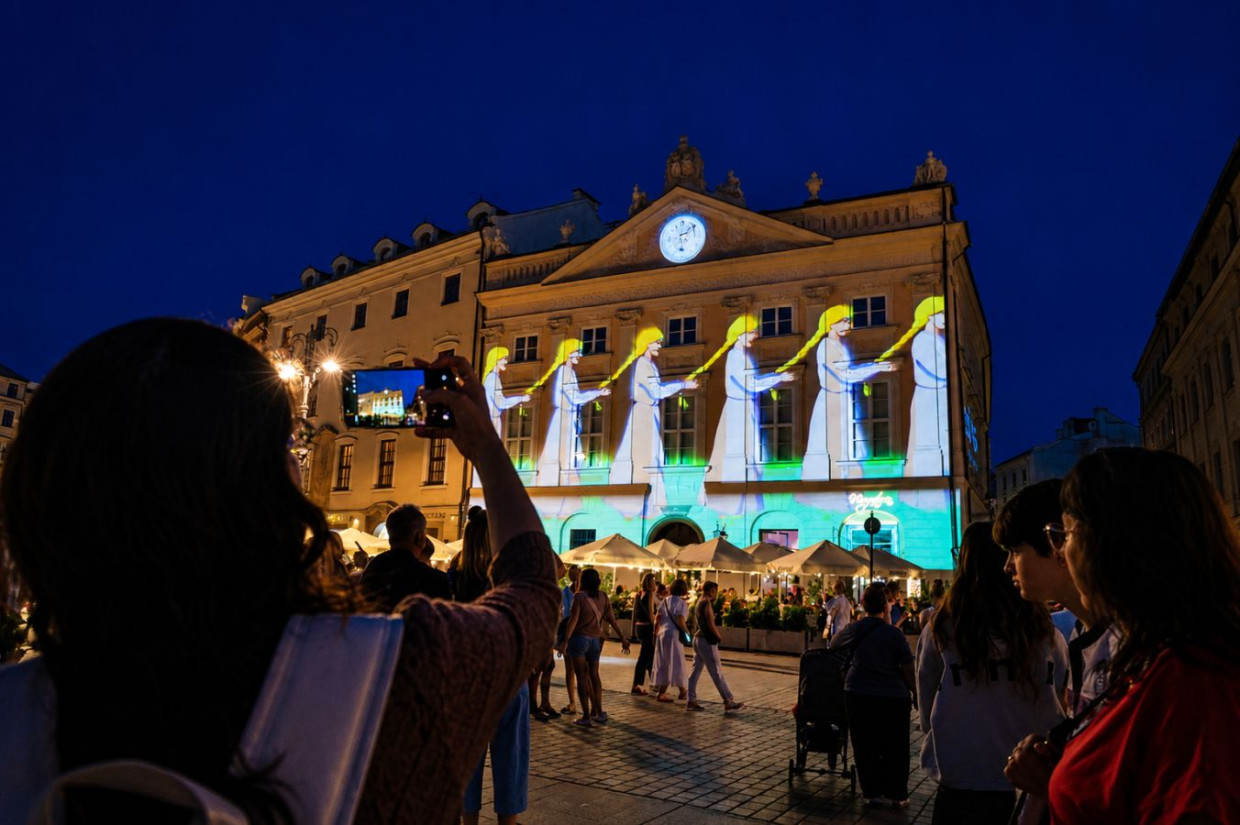 Światło i animacje na Rynku Głównym. Widowiskowy mapping w Krakowie [ZDJĘCIA]