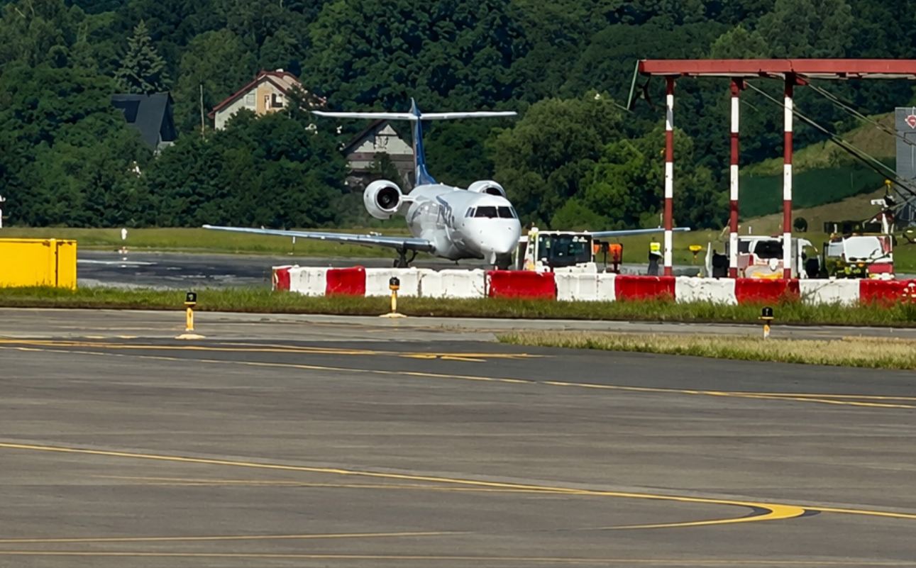 Kraków-Balice wstrzymało operacje. Samolot zablokował pas startowy