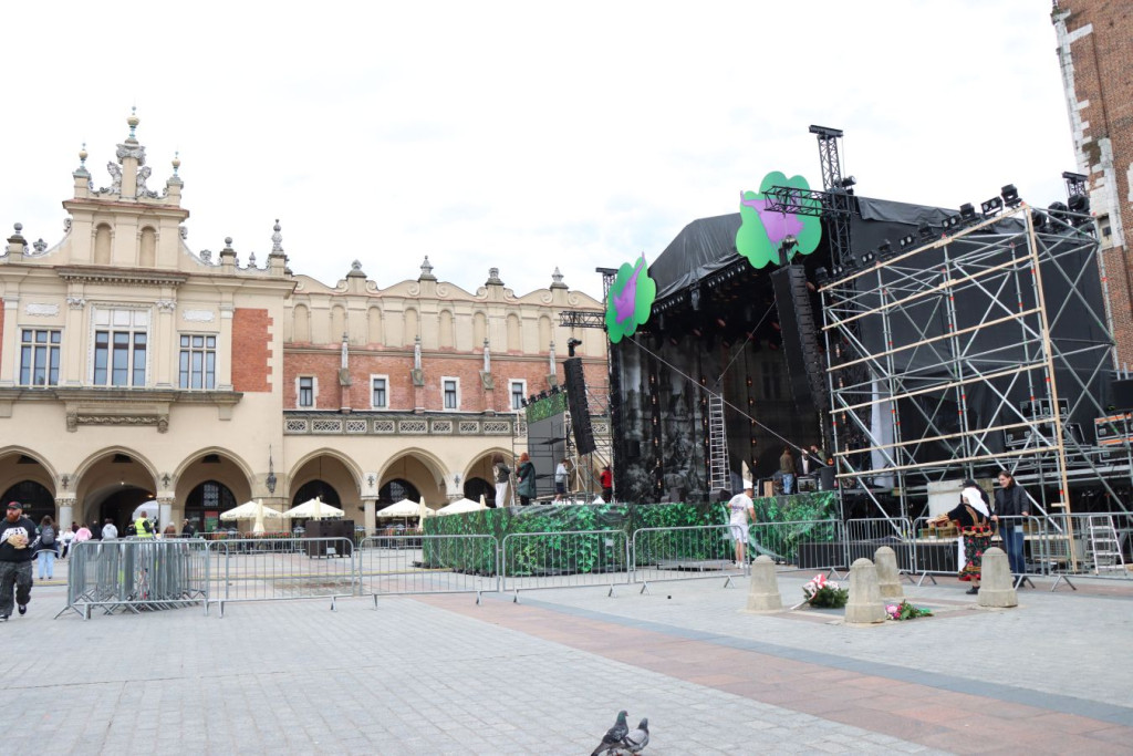 "Scena na Rynku Głównym w Krakowie"