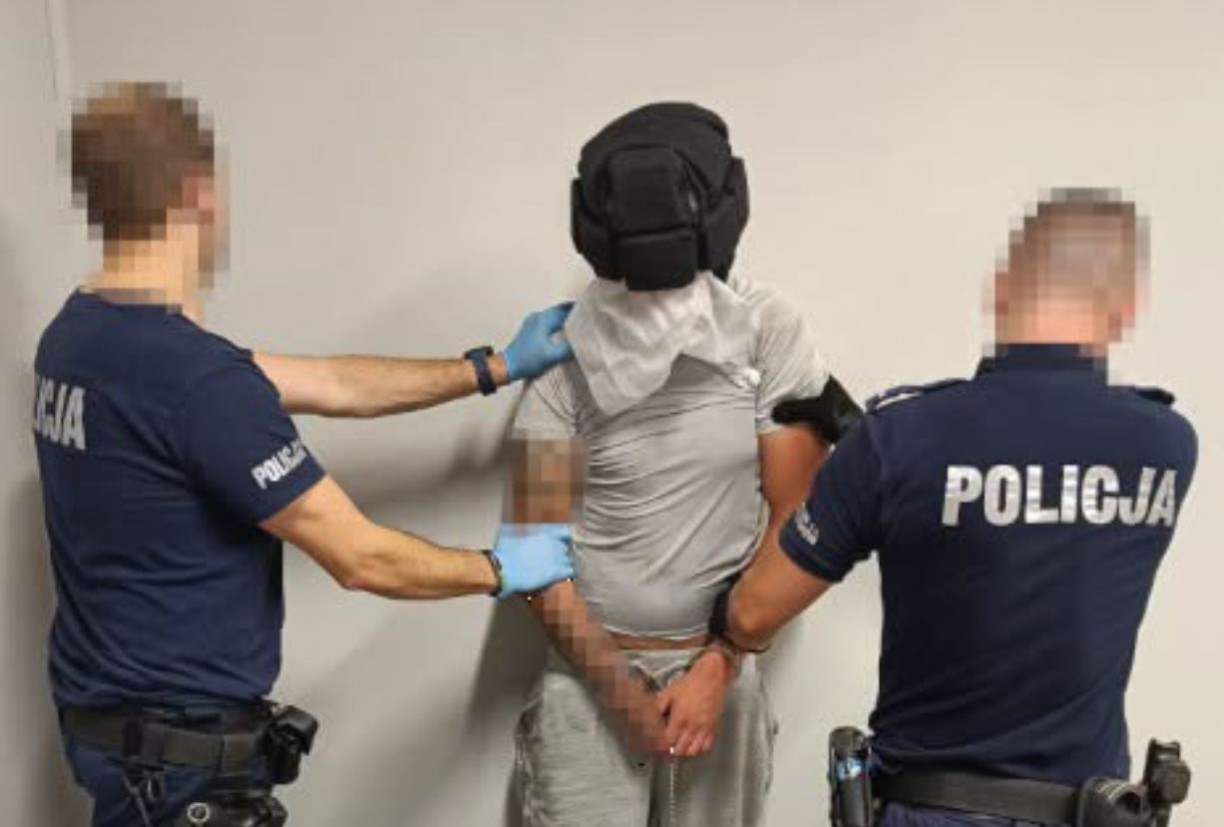 Dzisiejsza akcja w Krakowie. Policja błyskawicznie zatrzymała dwóch mężczyzn. Jest apel!
