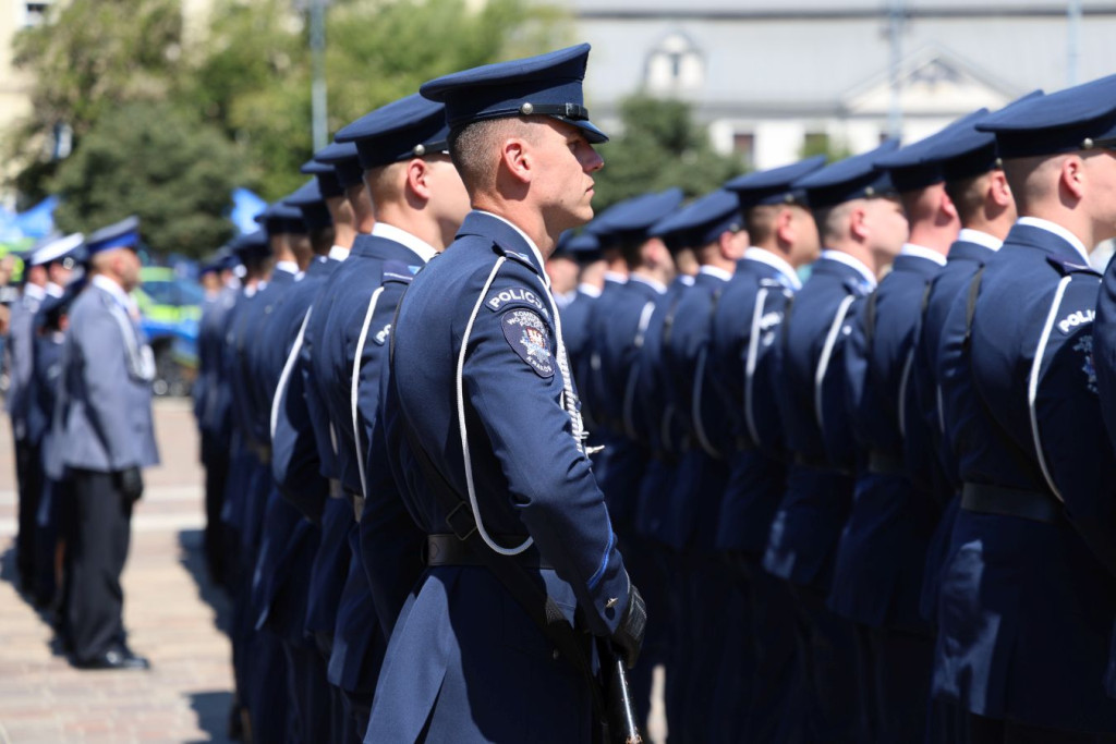 Policjanci świętowali na Rynku Podgórskim w Krakowie [ZDJĘCIA]