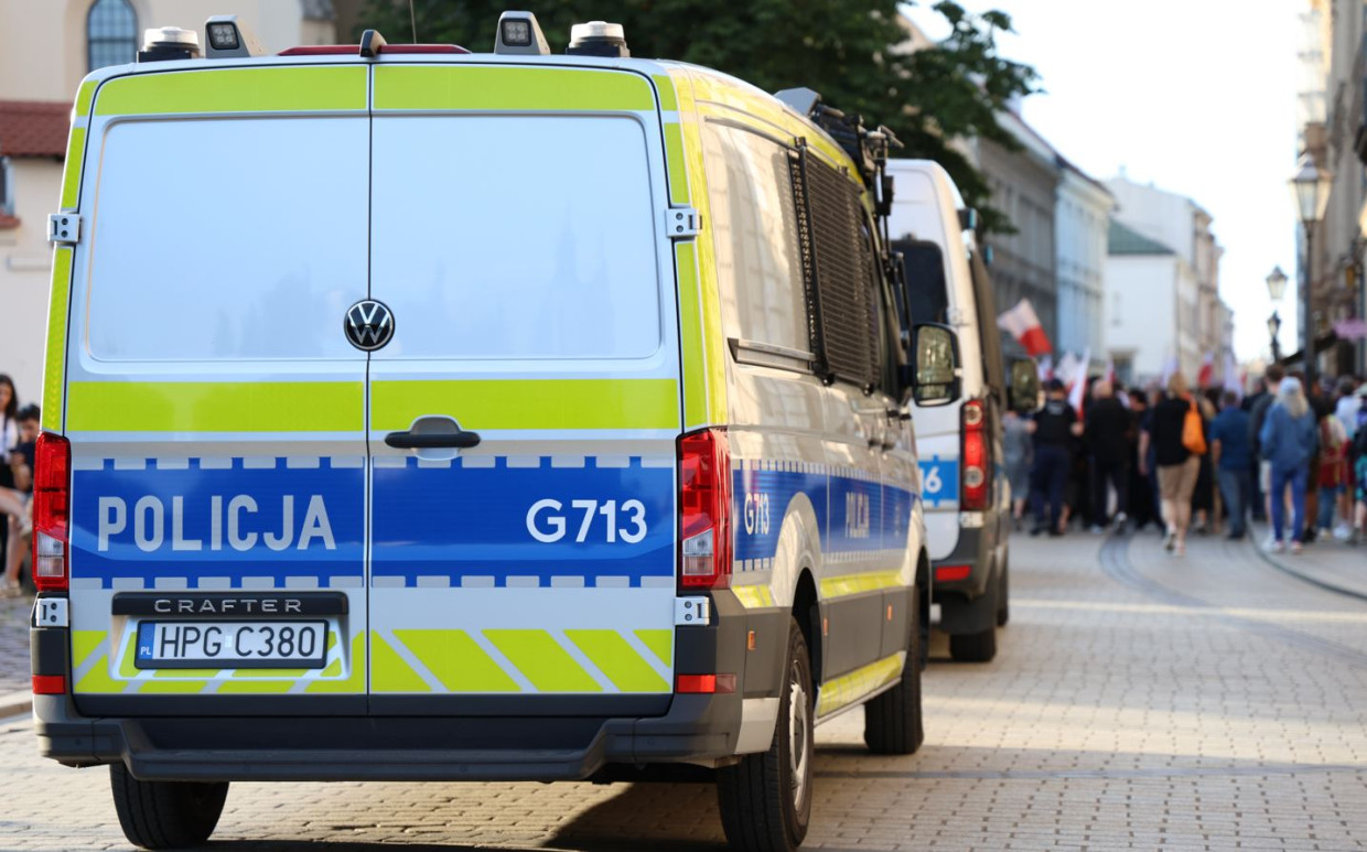 Senior z Krakowa stracił ponad 86 tys. zł. Oszust przyszedł po kolejne pieniądze
