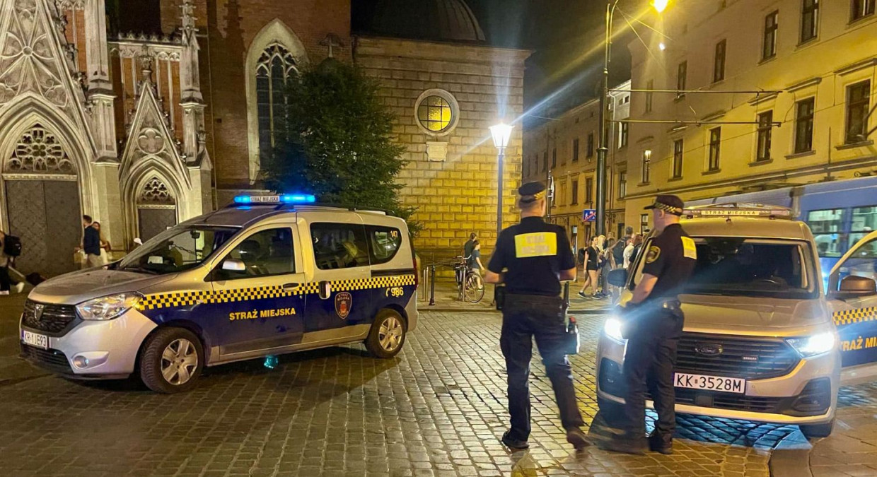 Noc w centrum Krakowa bez poważnych incydentów. Straż miejska podsumowała działania