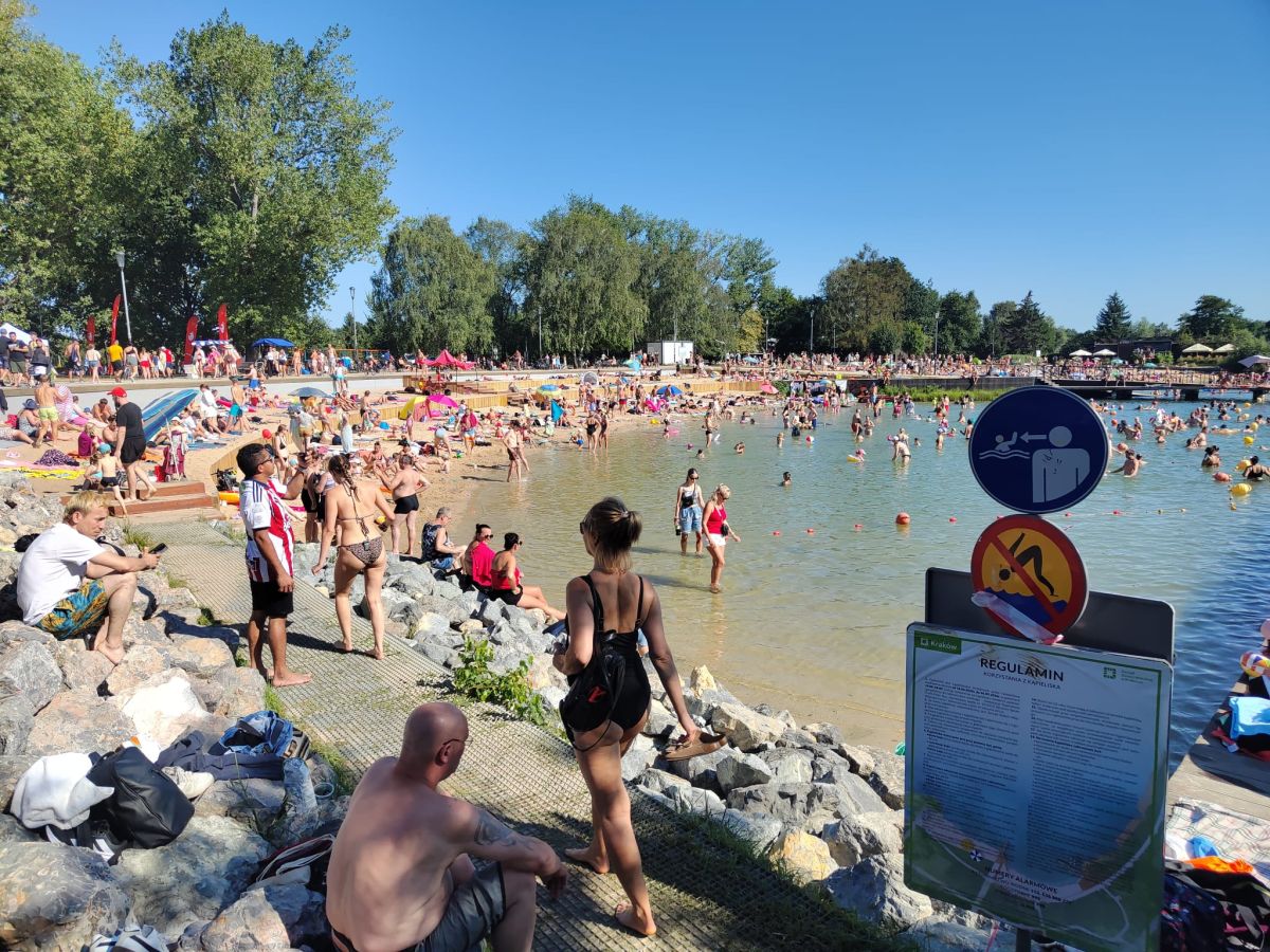 Tłumy na Bagrach w Krakowie. Tak mieszkańcy spędzili upalny weekend [ZDJĘCIA]