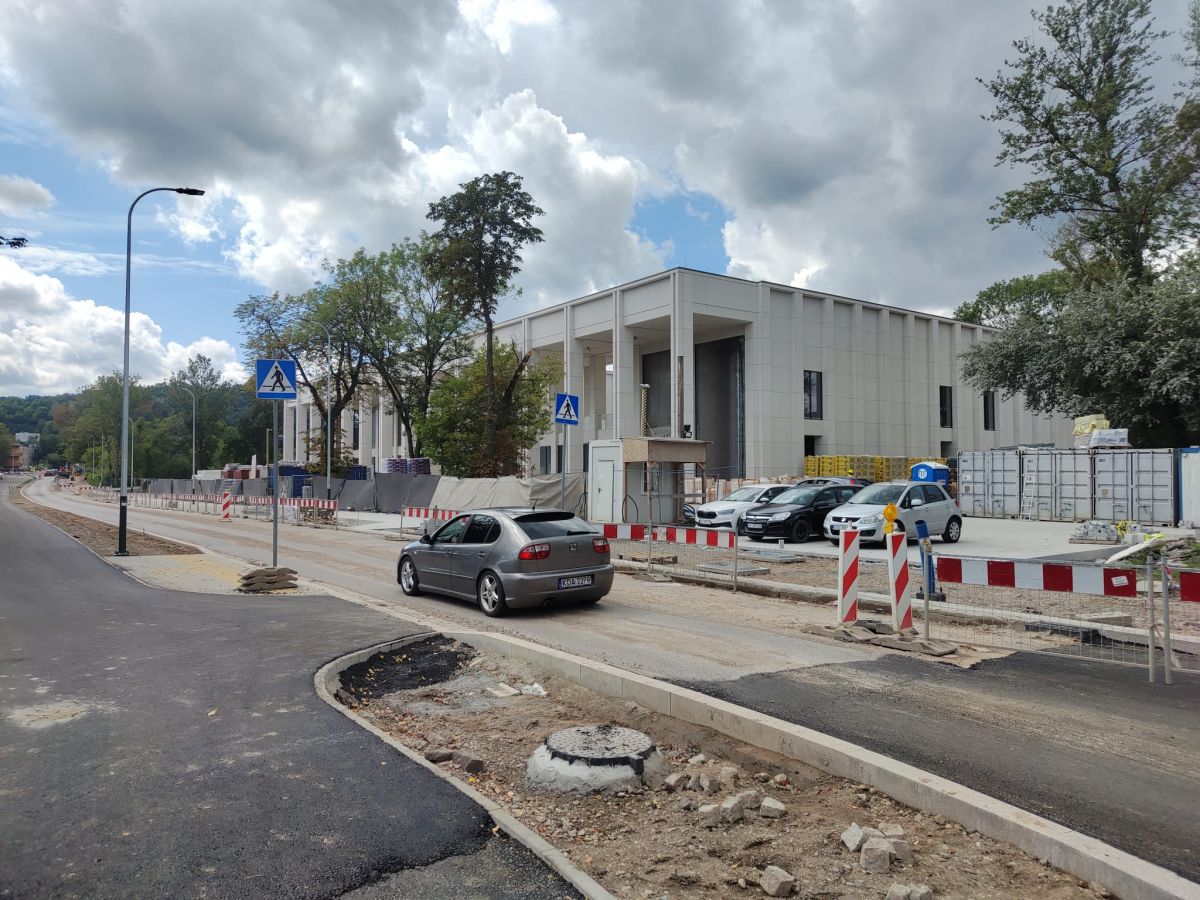 Piastowska przechodzi wielką zmianę. Remont jest już na finiszu [ZDJĘCIA]
