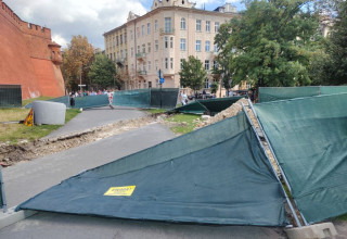 "Zerwane zabezpieczenia pod Wawelem"