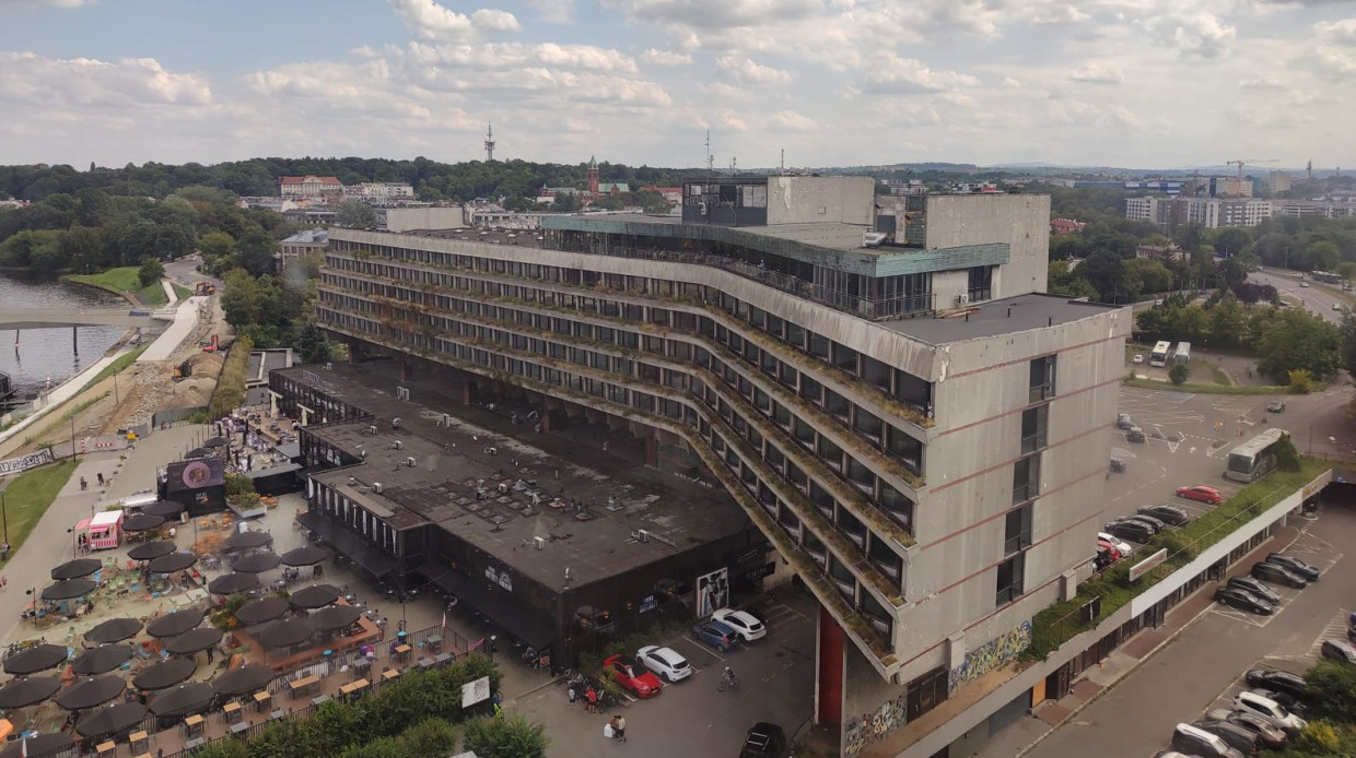 Ponad 100 wyjątkowych aut w Hotelu Forum. Przed nami Vibe Cars Show 2026 [WSTĘP WOLNY]