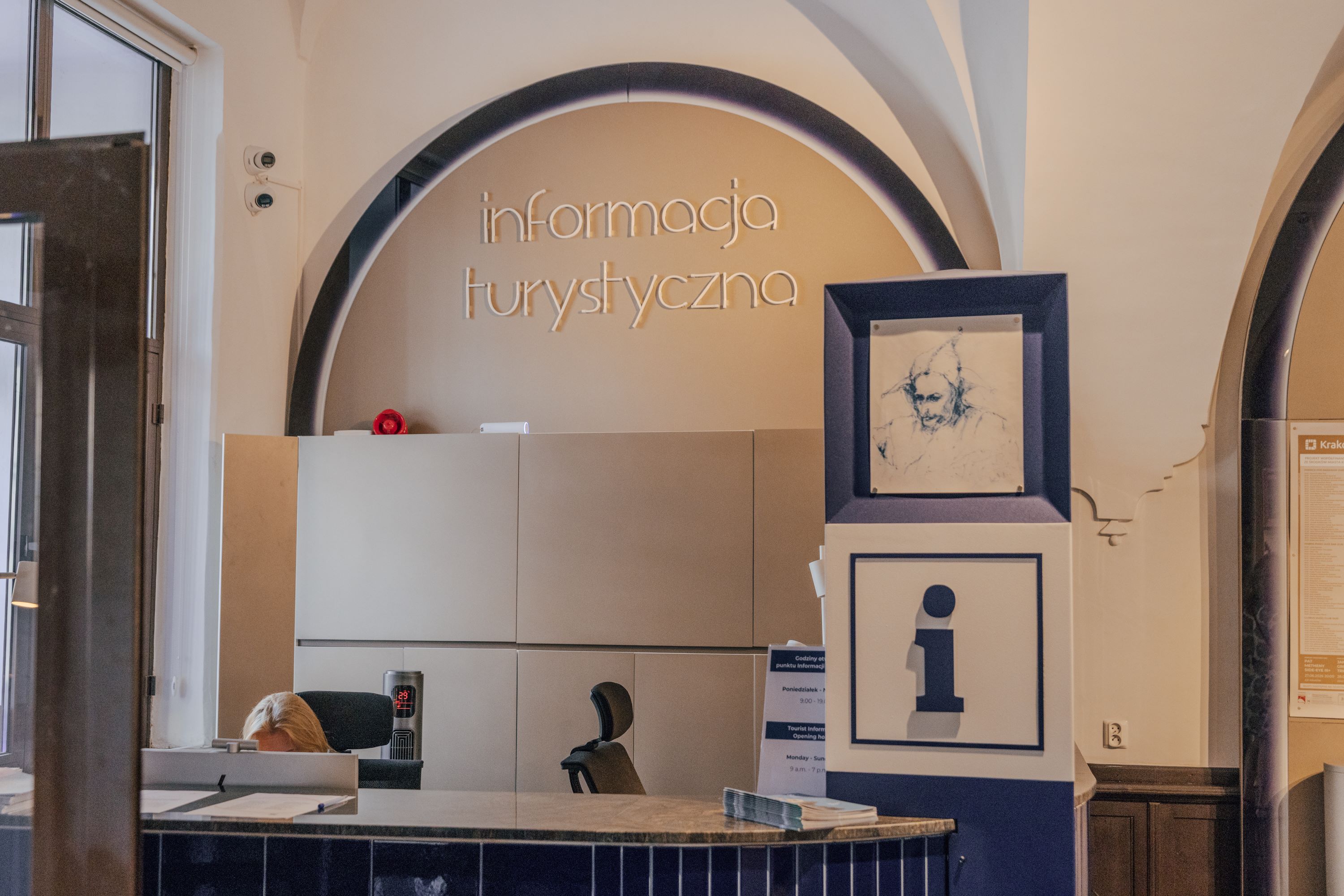 Nowy punkt Informacji Turystycznej w Krakowie. Otwarto go przy Rynku Głównym