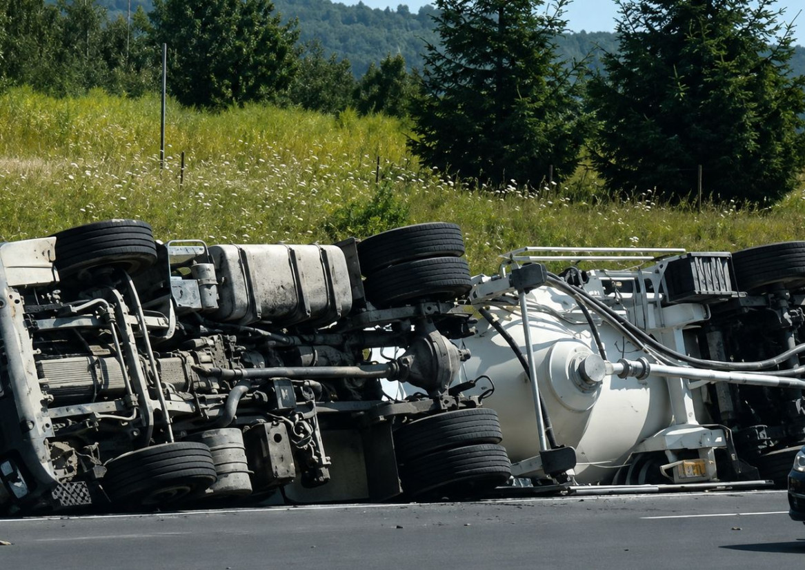 Wypadek na A4. Przewrócił się samochód ciężarowy [AKTUALIZACJA]