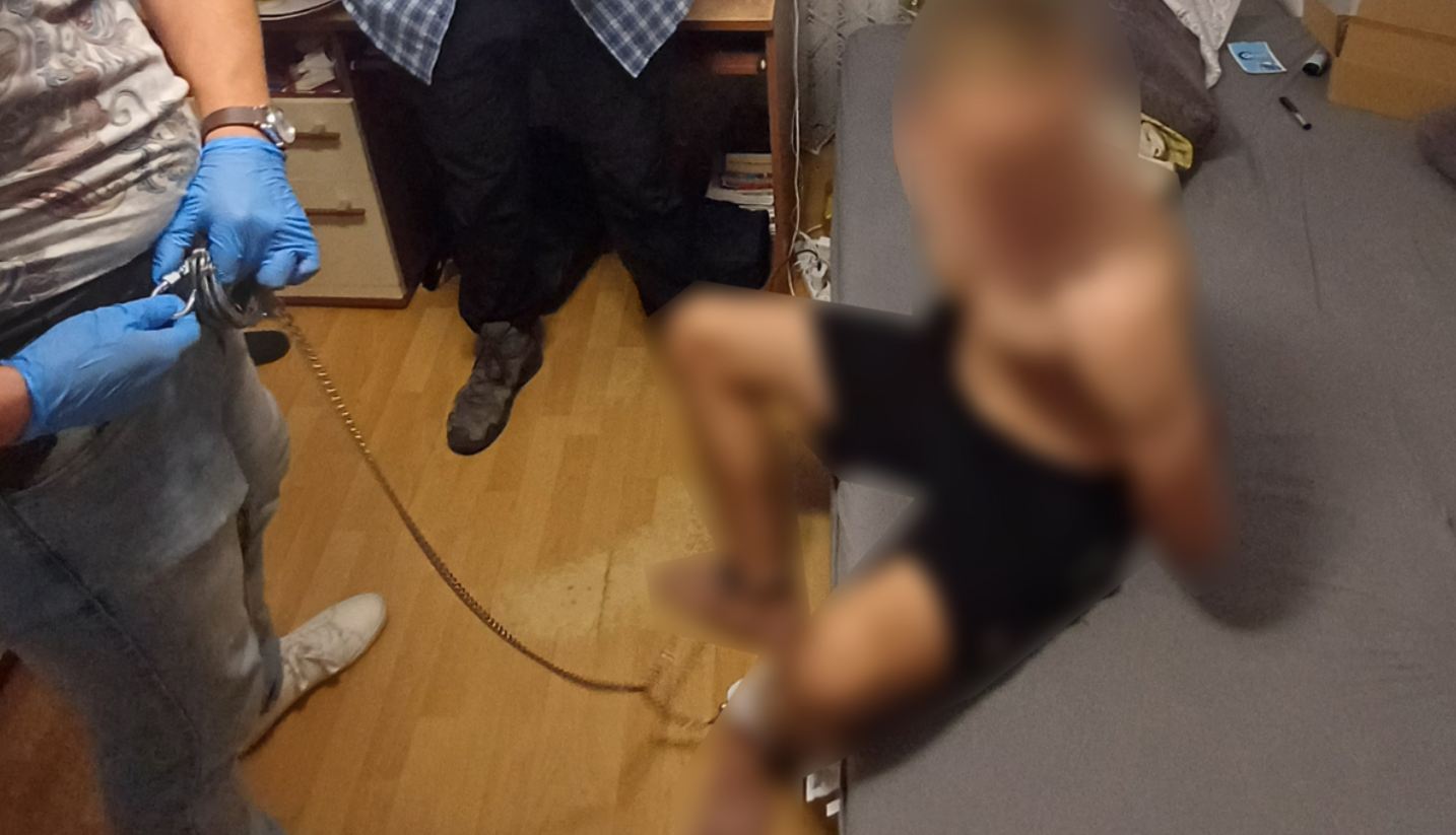 Śmiertelne pobicie w Nowej Hucie. Policja siłowo weszła do mieszkania [VIDEO]