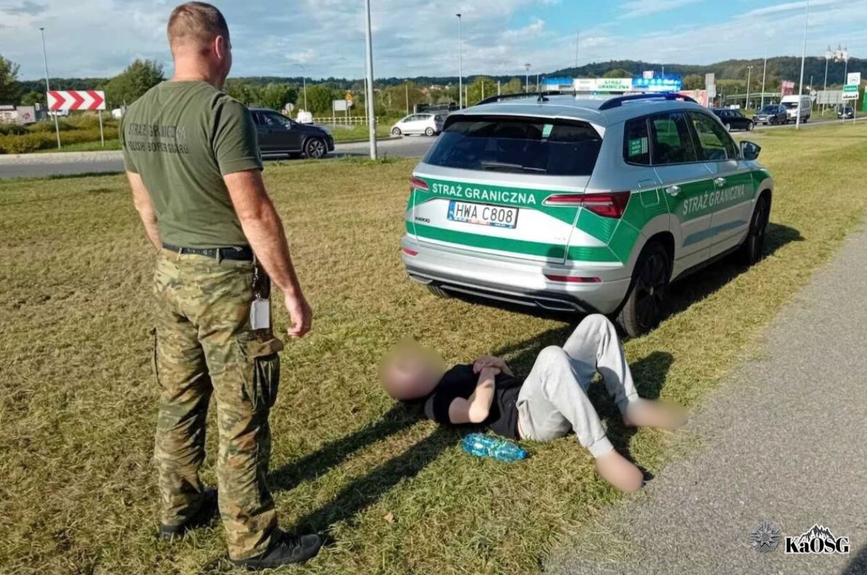 Boso biegł środkiem jezdni w Krakowie. Mówił, iż gonią go demony