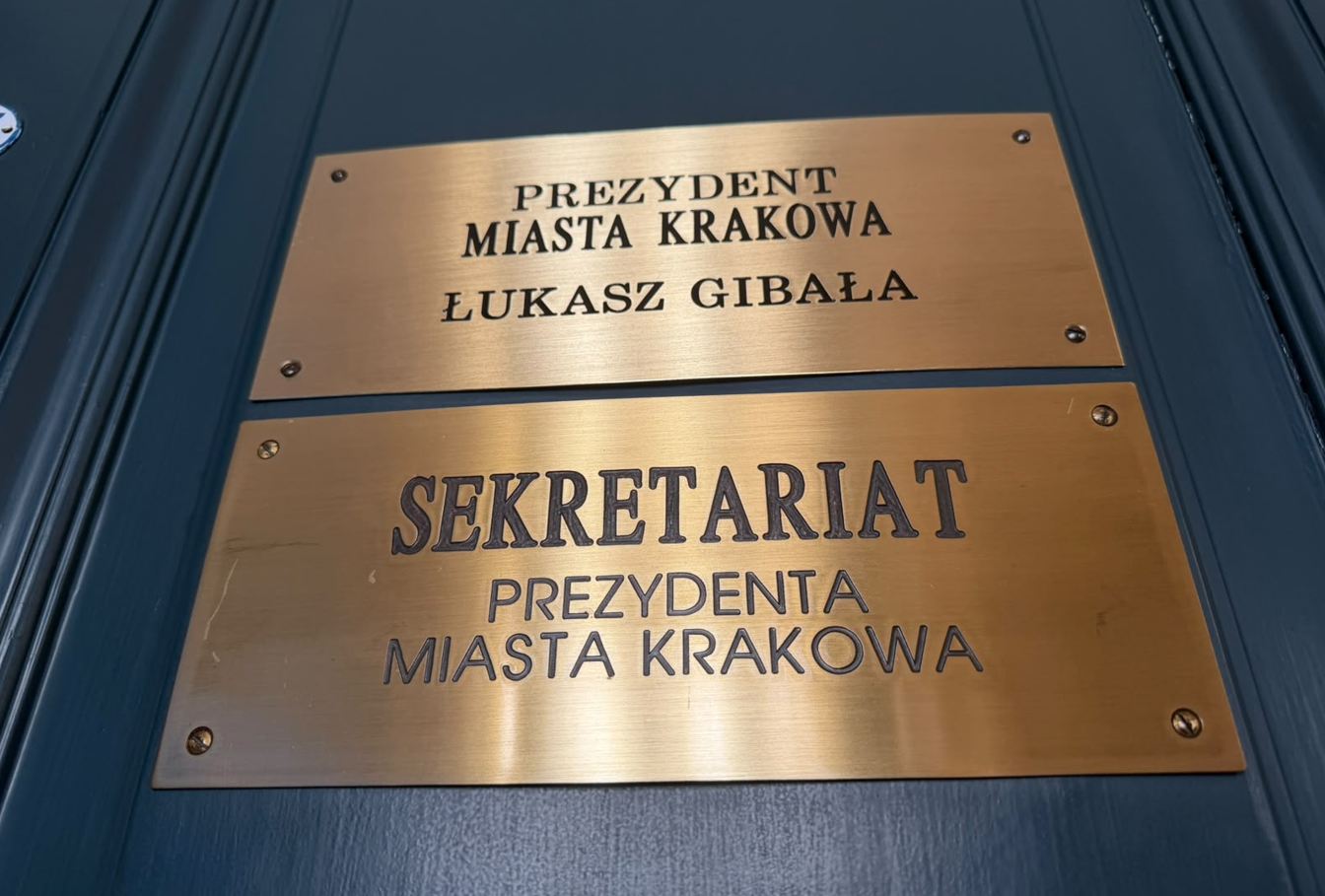 Rewolucja w Magistracie. Łukasz Gibała robi porządki