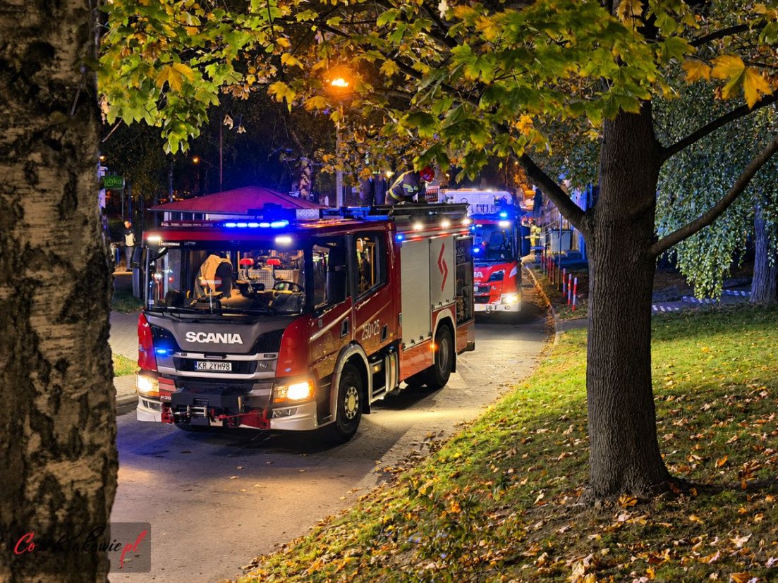 Pożar mieszkania na os. Kombatantów w Krakowie [ZDJĘCIA]