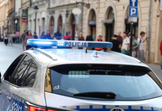 "radiowóz policji"