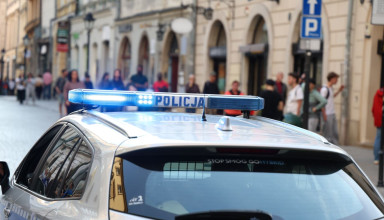 "radiowóz policji"