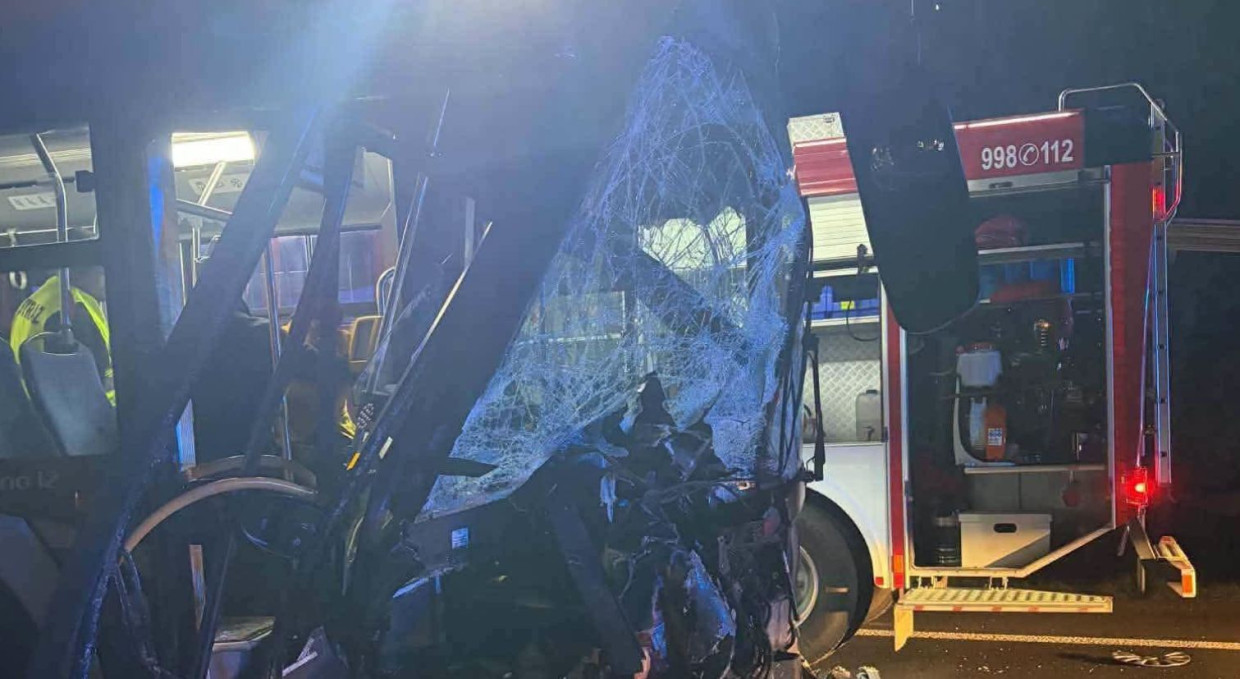 Wypadek z udziałem autobusu MPK w Jerzmanowicach. Trwa akcja służb