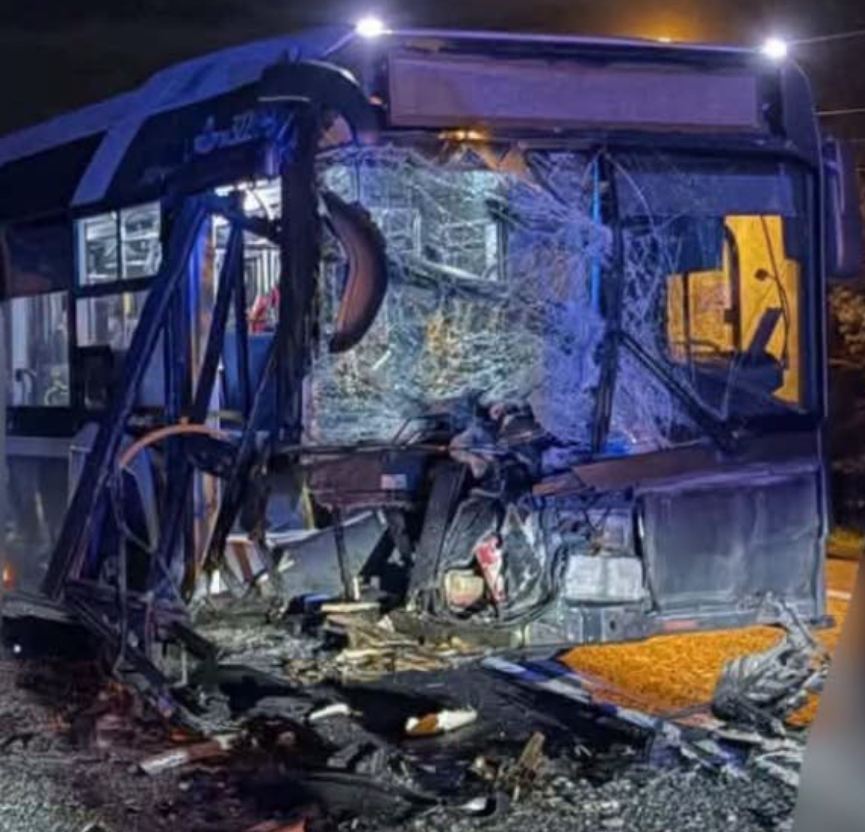 Wypadek z udziałem autobusu MPK w Jerzmanowicach. Trwa akcja służb